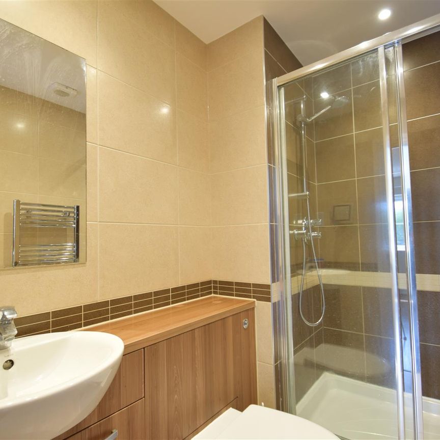 4 bedroom house - semi-detached - Photo 1