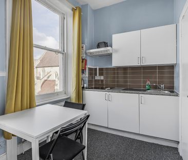 Castletown Road, London, W14 - Photo 6