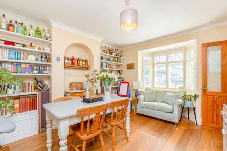 3 bedroom detached house to rent - Photo 2