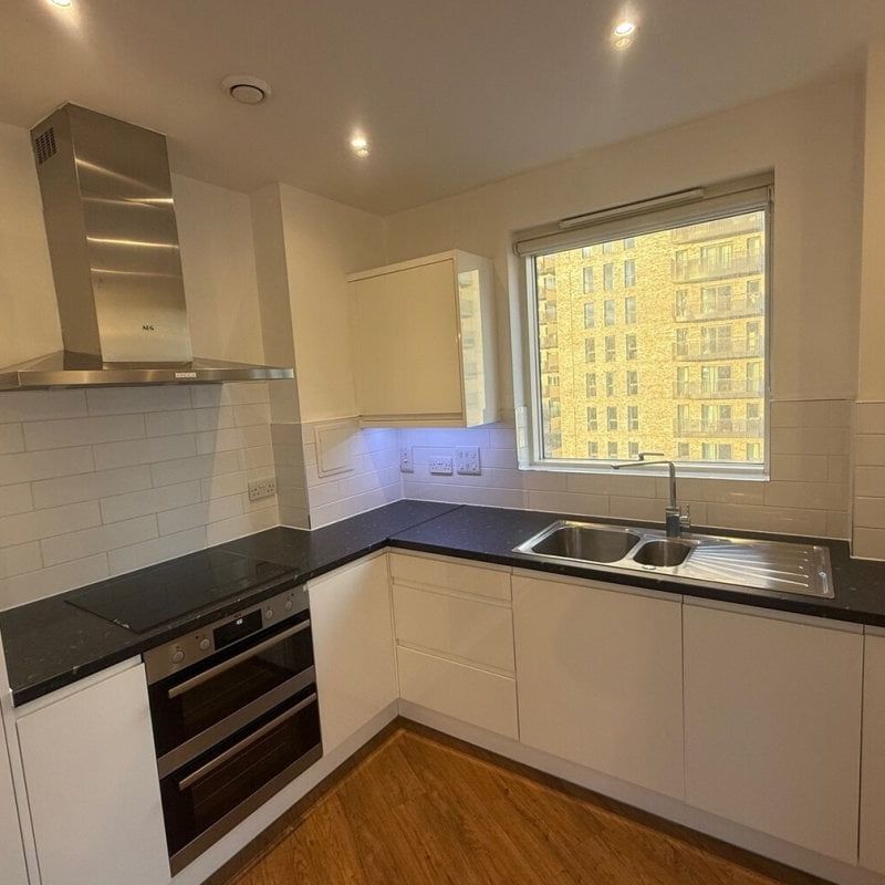 Lismore Boulevard, LONDON - Photo 1