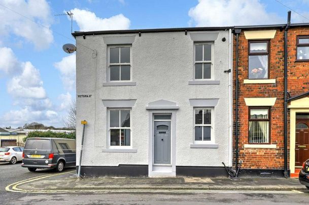 2 bedroom end of terrace house to rent - Photo 1