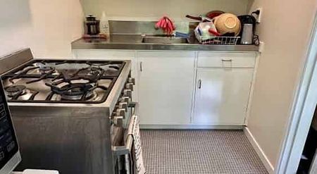 This beauty is such a cutie - Photo 2