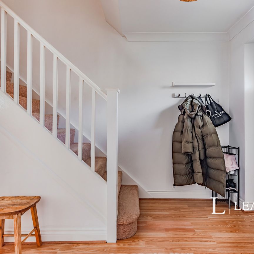 2 bedroom house to rent Norfolk Close, Horley, Surrey, RH6 - Photo 1