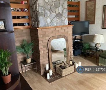 4 bedroom detached house to rent - Photo 2