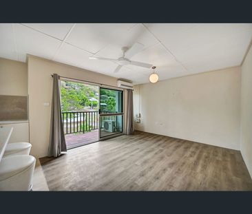 14/1 Burke Street, North Ward, Qld 4810 - Photo 4