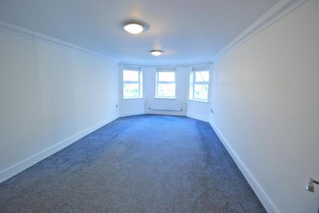 3 bedroom apartment to rent - Photo 4