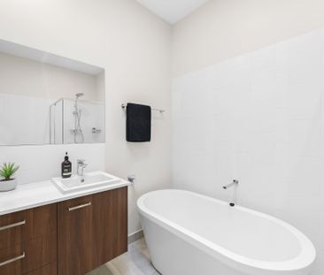 37 Kersley Road, Kenmore QLD 4069 - House For Rent - $950 | Domain - Photo 2