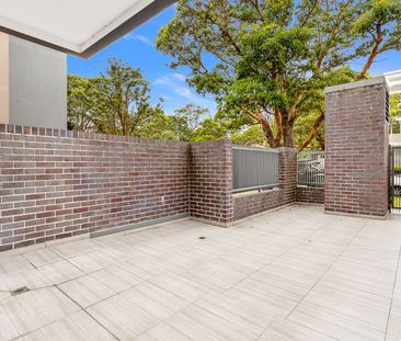 Huge internal spaces in a quiet boutique complex located within mom... - Photo 5