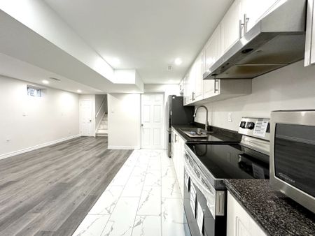 For Lease - 270 Coventry Court, Oshawa, Ontario - Photo 2