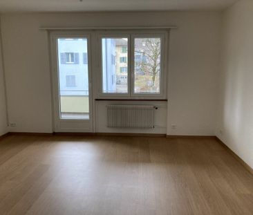 frisch gestrichene 3-Zimmerwohnung an zentraler Lage in Ostermundigen! - Photo 1