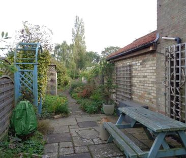 Church Street, Great Gransden, Sandy - Photo 2