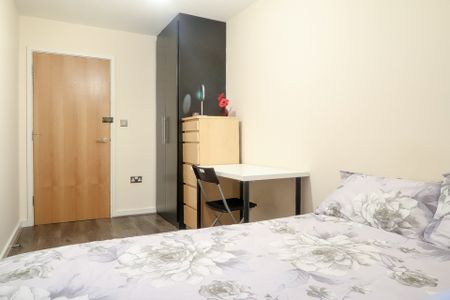 Room in a Shared Flat, Ilford, IG3 - Photo 2
