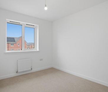 3 bedroom end of terrace house to rent - Photo 4
