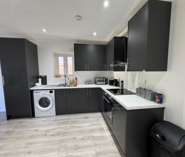 1 bed Apartment for Rent - Photo 2