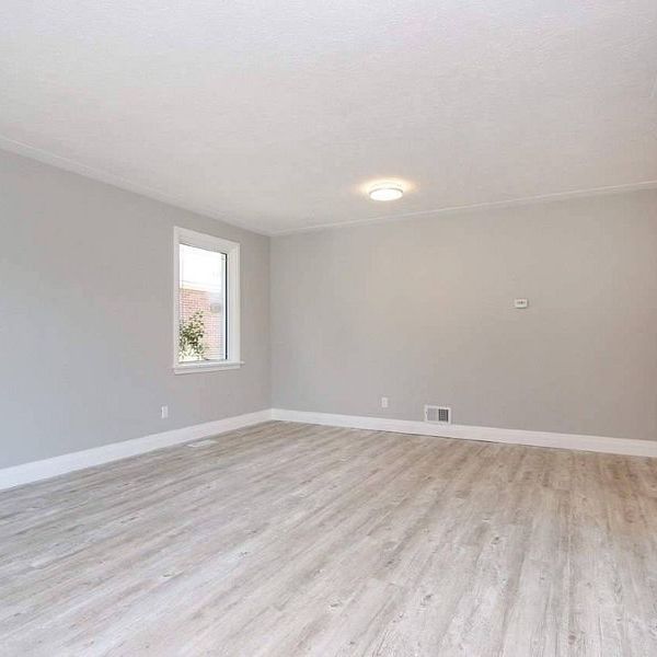 For Lease - 1053 Somerville Street Unit# Upper, Oshawa, Ontario - Photo 1