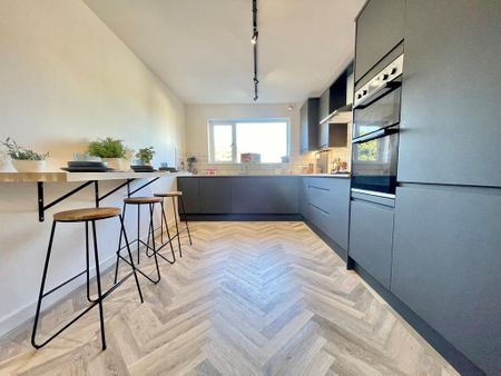 3 bedroom apartment to rent - Photo 3