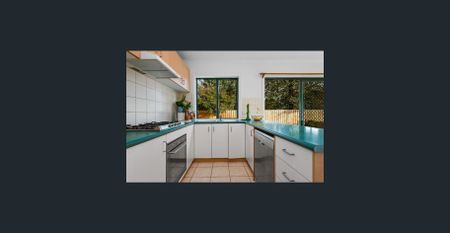 Modern 3 Bedroom Townhouse - Mt Waverley School Zone !!! - Photo 2