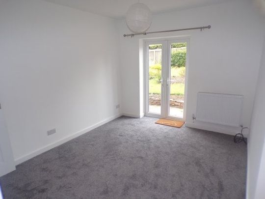 Haddon Close, Chesterfield, S40 - Photo 1