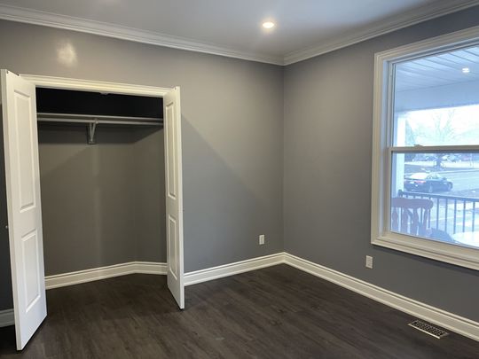 For Lease - 242 Kendal Avenue Unit# 1, Oshawa, Ontario - Photo 1