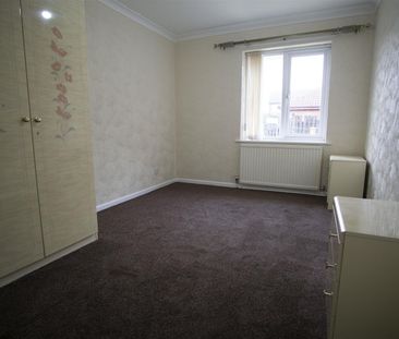 2 Beds Bungalow to Let on Cliffe Court, Preston - Photo 2