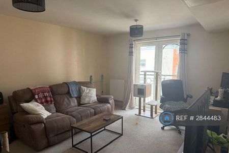 2 bedroom flat to rent - Photo 2