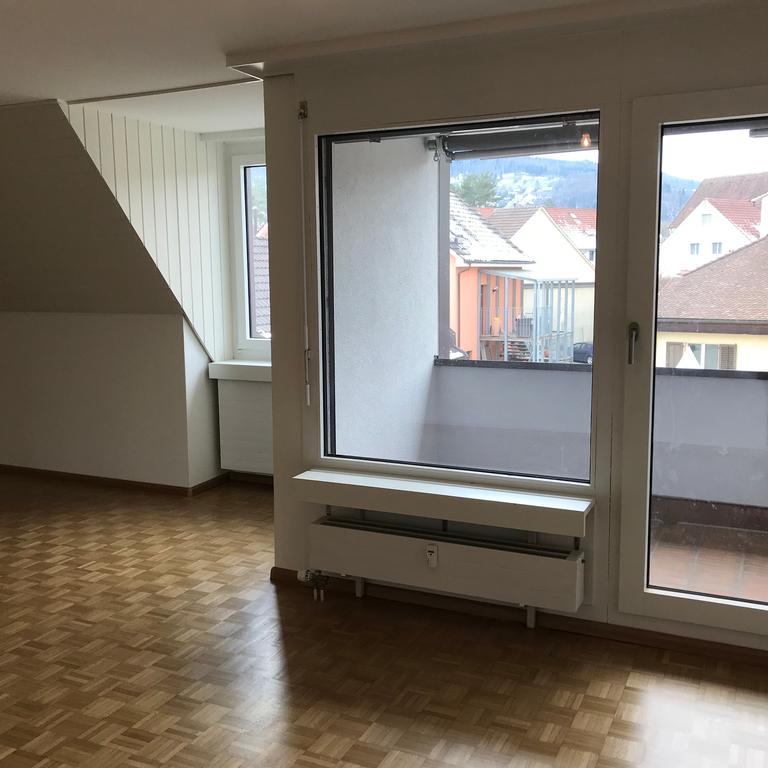 3.5-ZIMMERWOHNUNG AN ZENTRALER LAGE IN AESCH - Photo 1