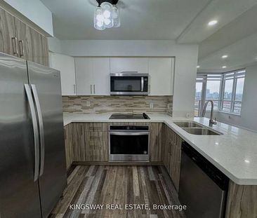 Duke Of York And Living Arts Bright 3Bdrm Updated Kitchen Modern - Photo 1