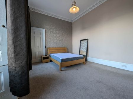 2 bed Flat to rent - Photo 3