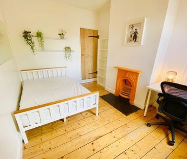 4 bedroom terraced house to rent - Photo 6