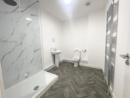 1 bed house share to rent in Coal Clough Lane, Burnley, BB11 - Photo 4