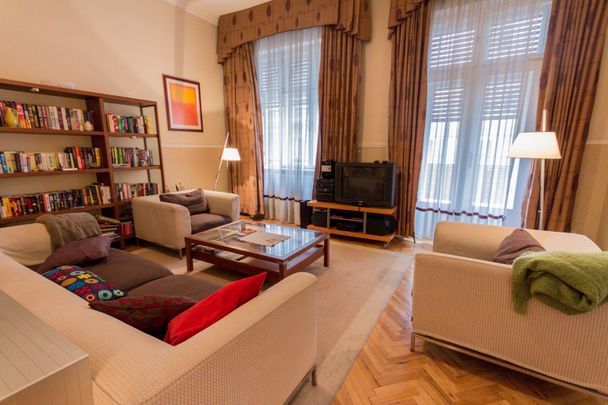 Október 6. utca - Close to Basilica - Fotó 1