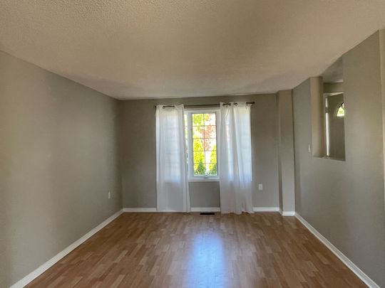 For Lease - 53 Garibaldi Drive Unit# Main, Barrie, Ontario - Photo 1