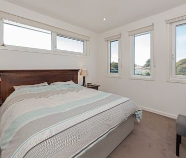 LUXURY LIVING IN HAMPTON - Photo 6