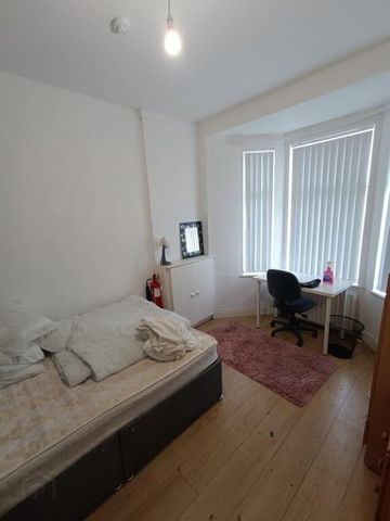 100 Tates Avenue, Belfast, BT9 7BZ - Photo 5