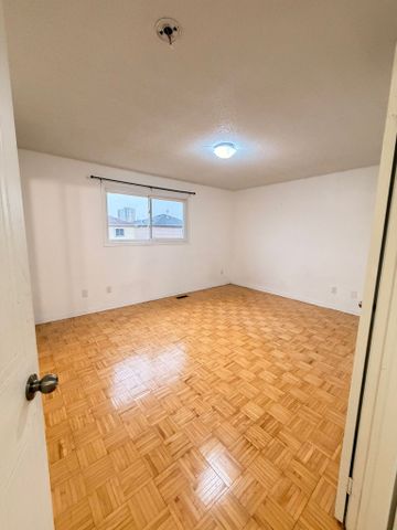 For Lease - 64 Woodside Court Unit# Upper, Brampton, Ontario - Photo 2