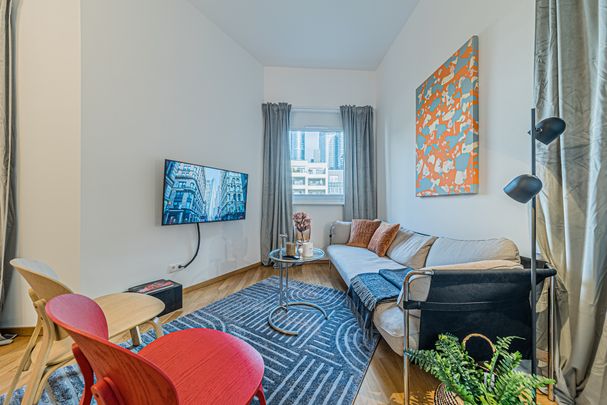 City-Residence: Bahnhofsviertel: Hochwertige und ruhige 2-Zimmer-Wohnung mit Skylineblick - Photo 1