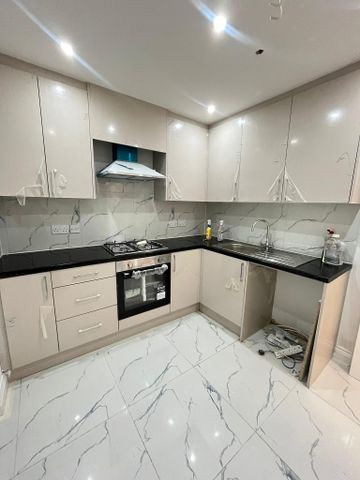 3 bedroom apartment to rent - Photo 4