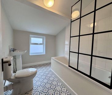 2 bedroom terraced house to rent - Photo 5