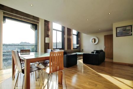 3 bedroom flat to rent - Photo 2
