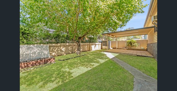 Charming & Light-Filled Home in a Quiet Ironbark Pocket - Photo 1
