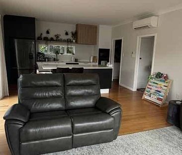 Modern two bedroom home with a large outdoor area - Photo 4