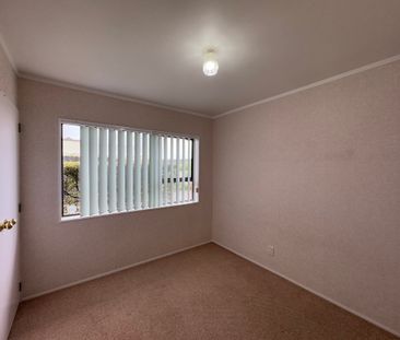 3-BEDROOM IN MACLEANS COLLEGE ZONE - Photo 5