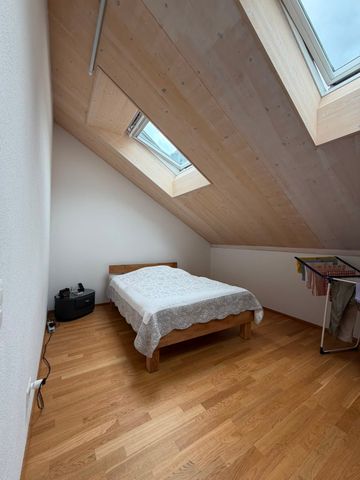 2.5 Zimmer, 102 m², 3. Stock - Foto 2