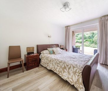 Raylands Mead, Gerrards Cross, Buckinghamshire,SL9 - Photo 4