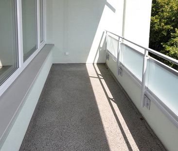 Komplett sanierte 3-Zimmer-Wohnung mit überdachtem Balkon in Taufki... - Photo 5