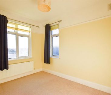 3 bedroom end of terrace house to rent - Photo 4