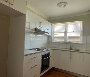 Coastal Living in the Heart of East Corrimal - Photo 2