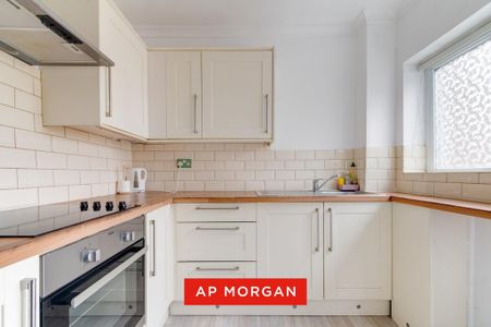 3 bedroom semi-detached house to rent - Photo 3