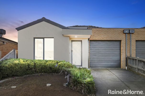 1/9 Casuarina Court, Melton West, VIC 3337 - Photo 1