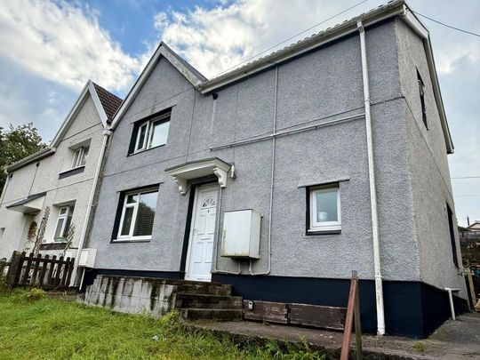 3 bedroom semi-detached house to rent - Photo 1